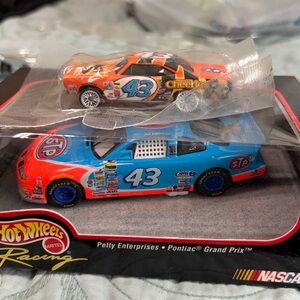 Hot Wheels Racing Die-Cast model #43 plus small 3” #43 race car.